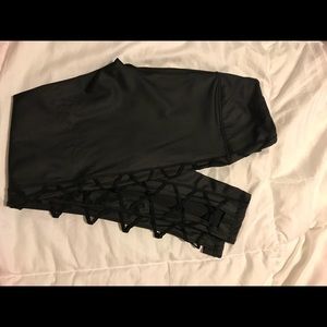 Knockout leggings by Victoria Sport